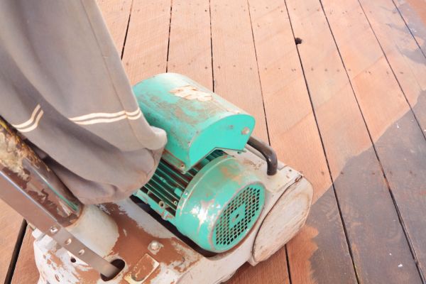 Cost of Cedar Deck Sanding in Arlington Heights